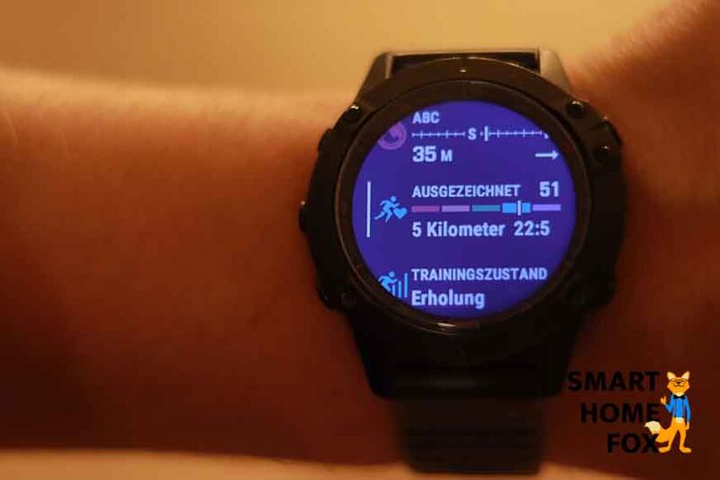 Man sieht die Sportfunktionen auf der Fitnessuhr.
